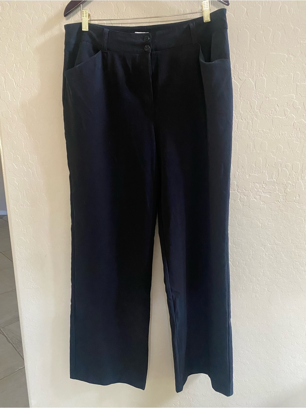 Classic High-Waist Wide-Leg Pants - Black NOTE: BROKEN ZIPPER.